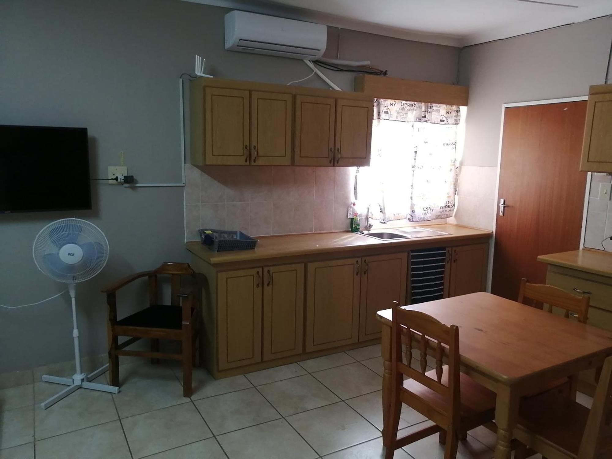 Midway Overnight Rooms Kimberley Esterno foto