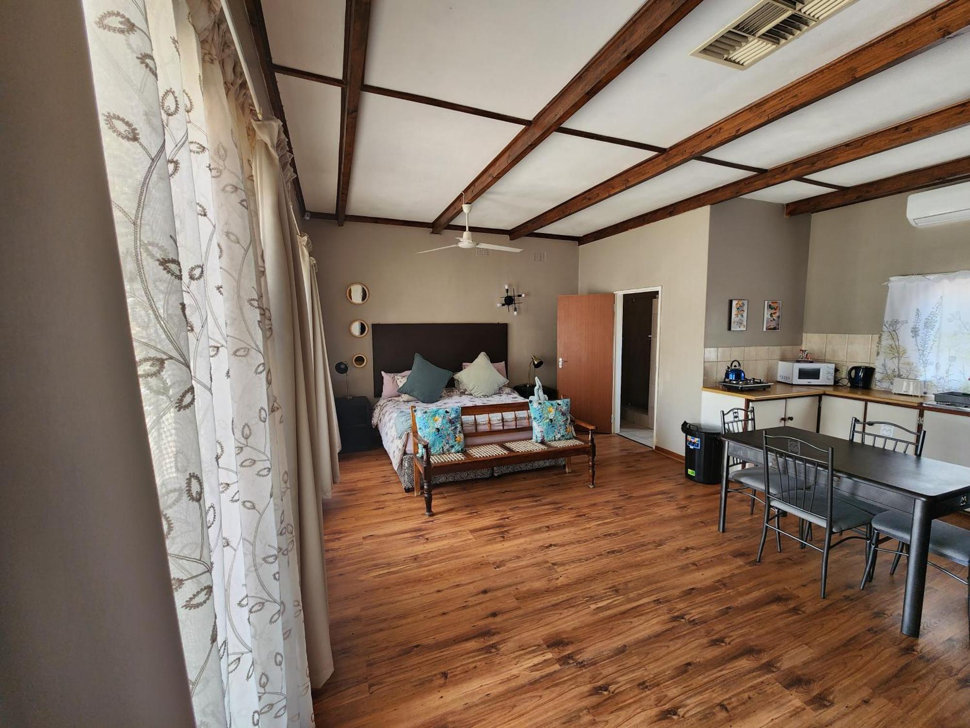 Midway Overnight Rooms Kimberley Esterno foto