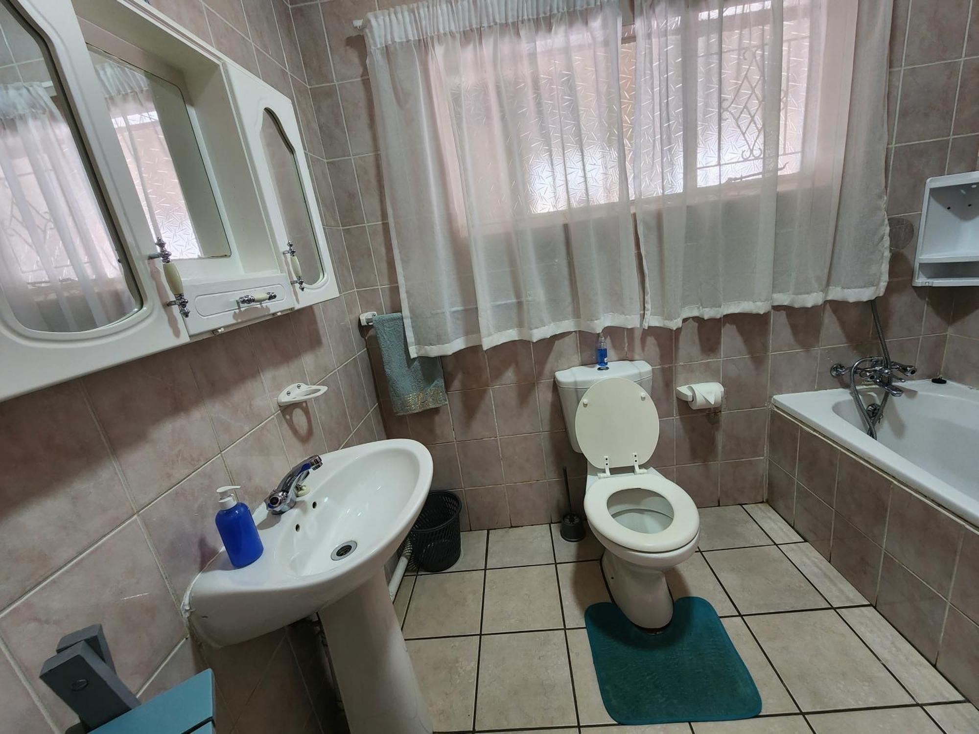 Midway Overnight Rooms Kimberley Esterno foto